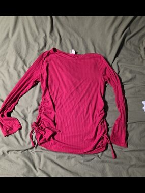 Women's Red Long-Sleeve Ruched Side Top- XL